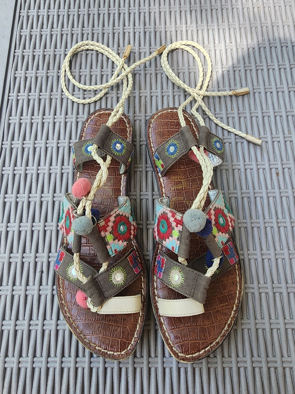 Boho Embroidered Lace-Up Flat Sandals - Brown Multicolor